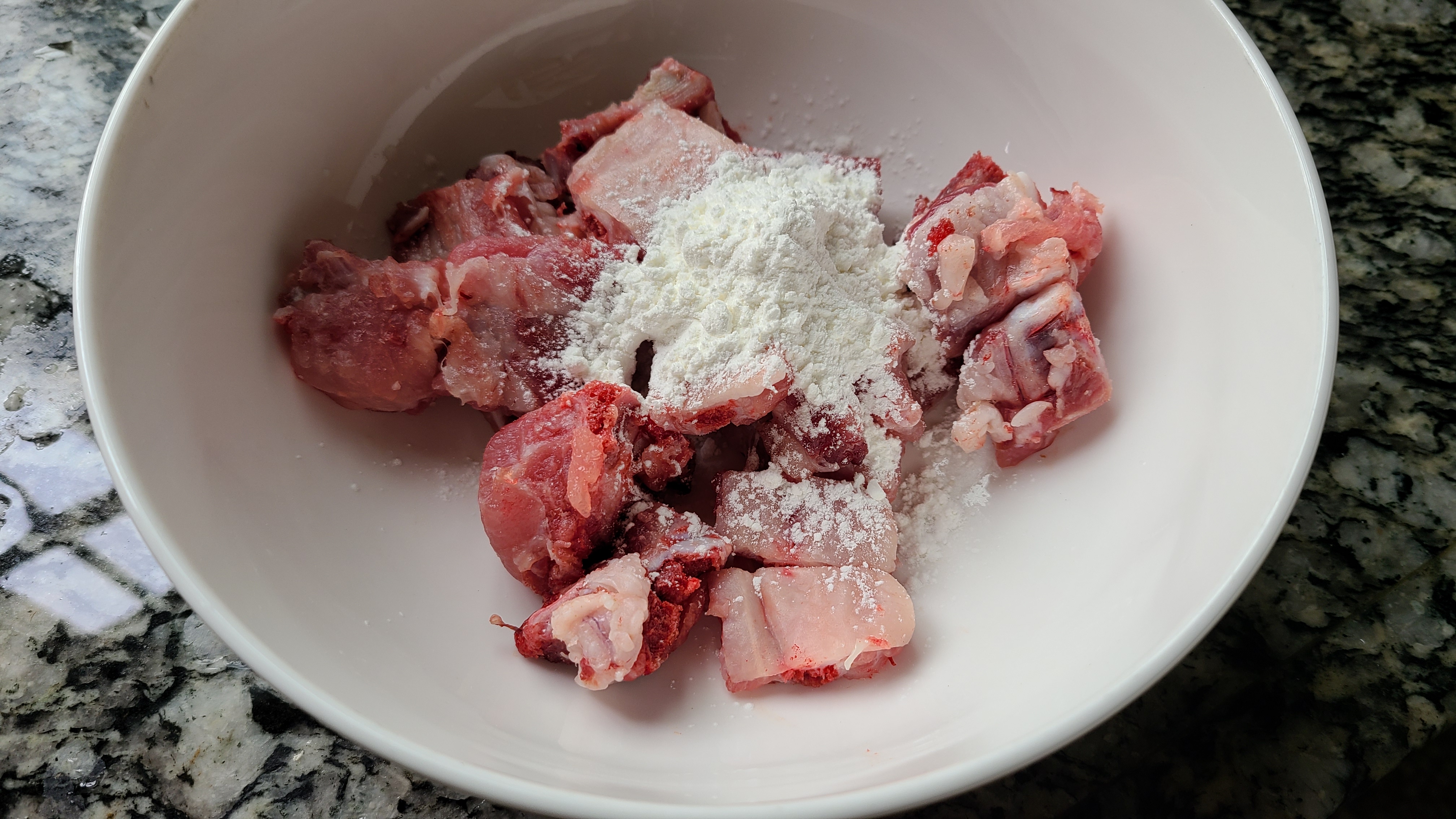 酸甜排骨的做法，學會了這道家常菜，家里人都喜歡吃，太香了