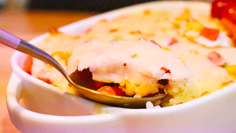 Can pull silk, can shed juice! Lu city Jing shows Aoteman thematic hamburger inn! Adjoining child is greedy cried