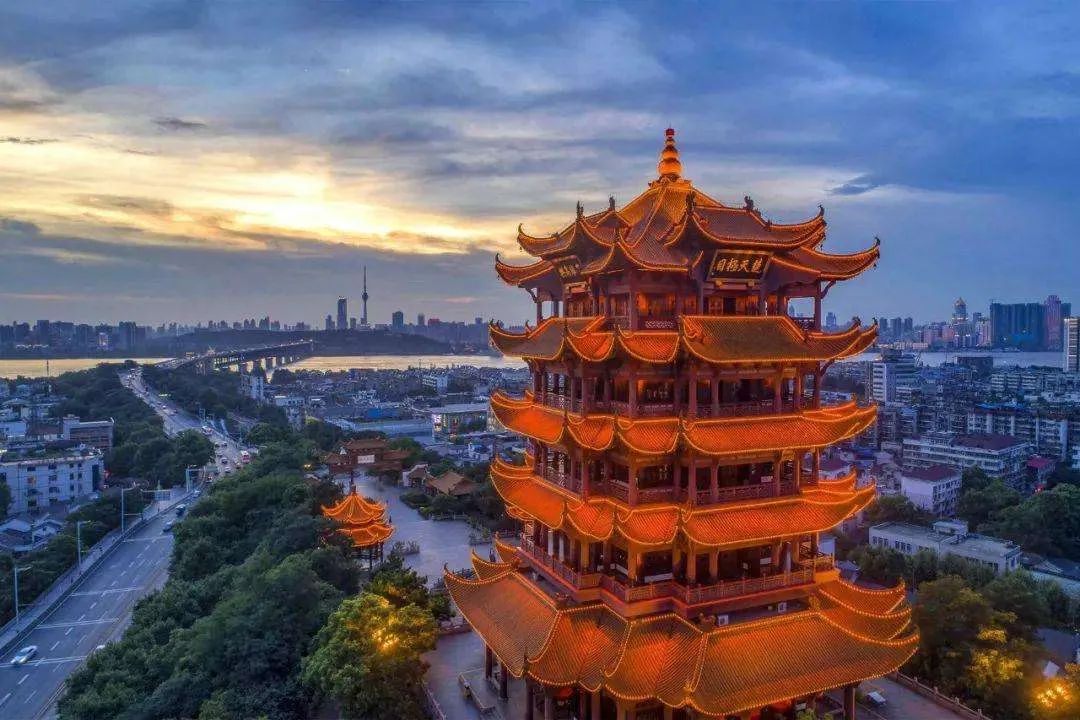 一首诗写红一座楼，中国四大名楼分别是谁写红的？-第3张图片-非凡网