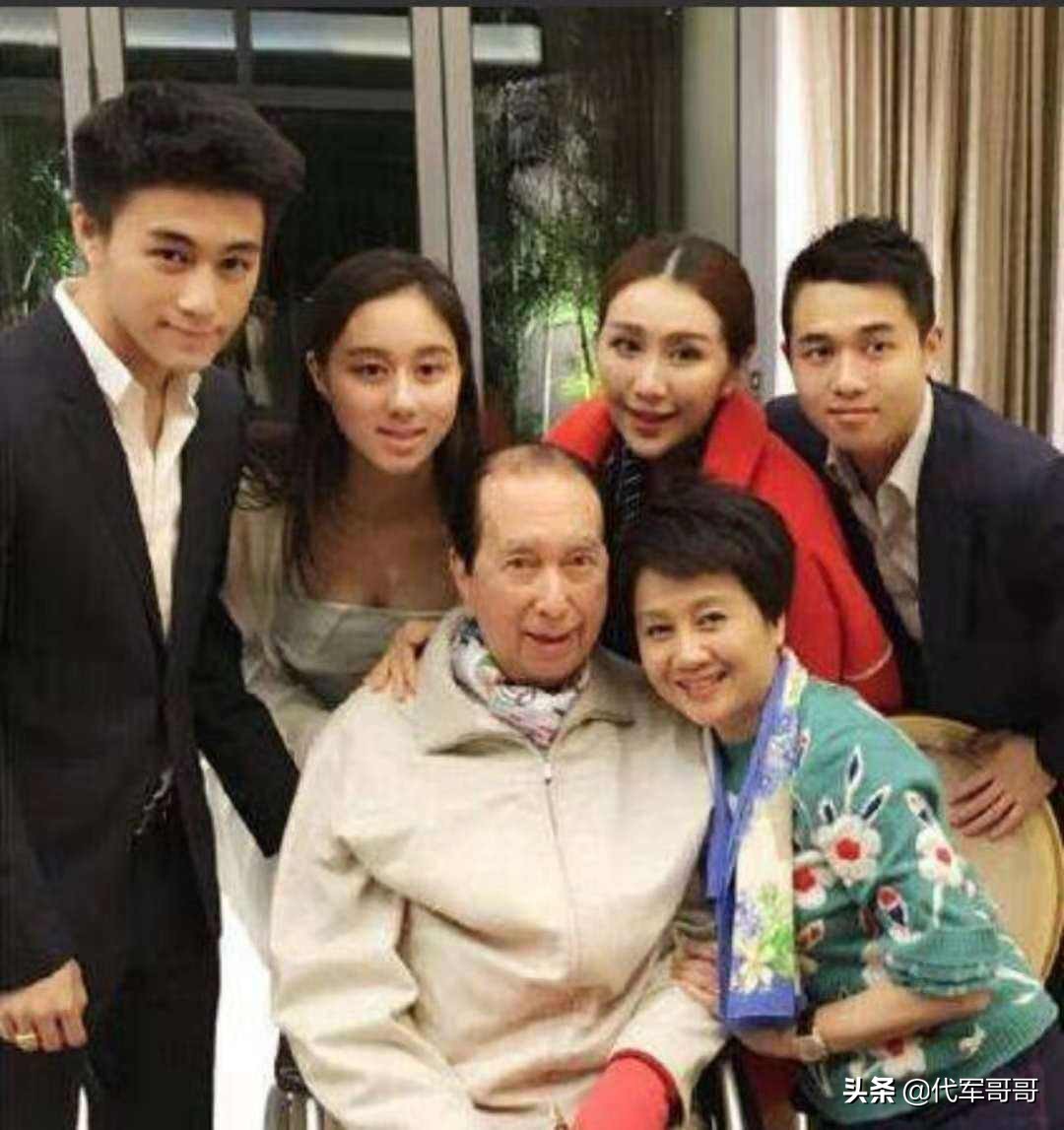 98岁赌王何鸿燊去世，与多位明星关系亲密，17子