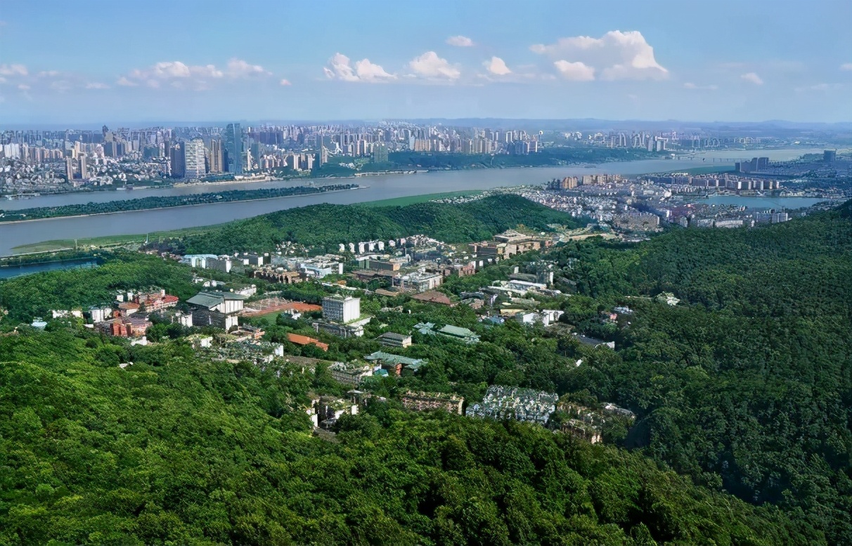 ȫ���3��������������������۶������գ����ϴ�ѧ�е���Ҫ����