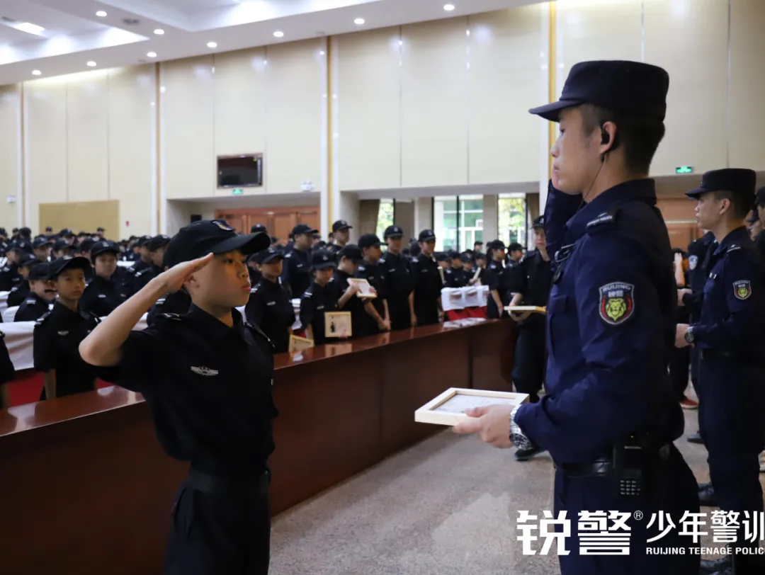 锐警少年警训夏令营：成长，就是不断突破自己