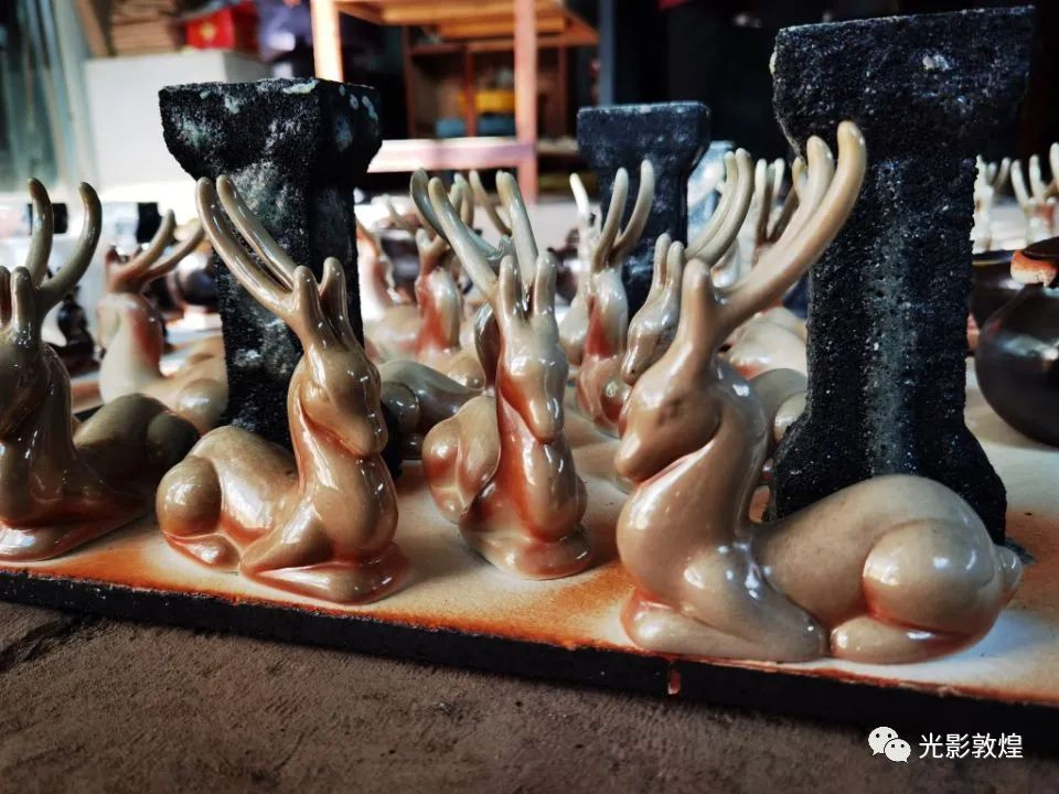 敦煌画院朴窑新年首窑烧出380多件柴烧作品