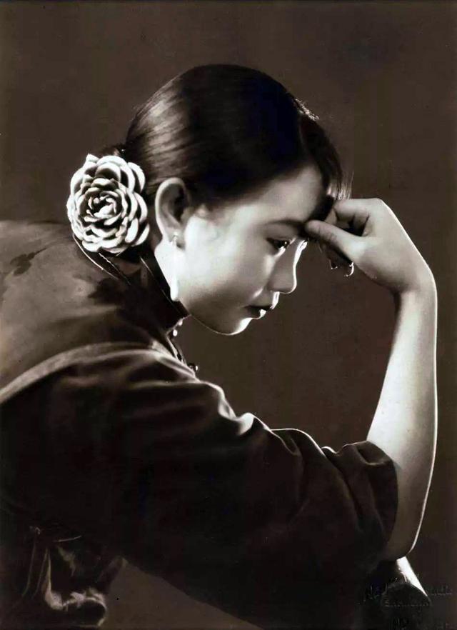 胡蝶：張學(xué)良因她誤國(guó)，戴笠為她瘋狂，最終卻下嫁潘有聲共度余生