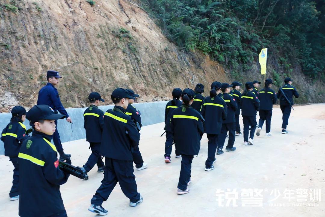 超越体育营圆满结营：少年强中国强，坚定信念勇往直前