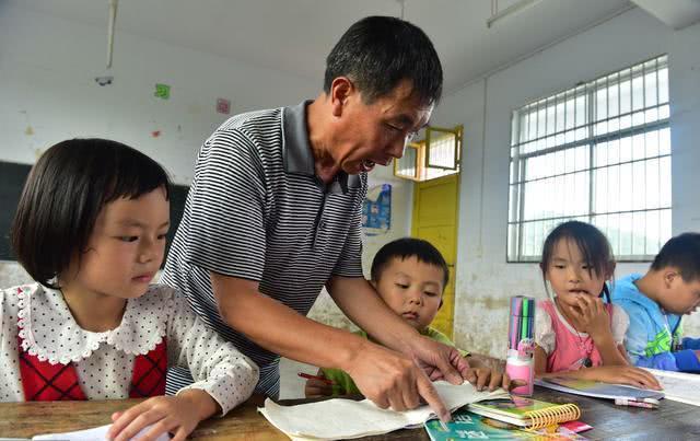 老教师等退休，中年教师熬退休，年轻教师盼退