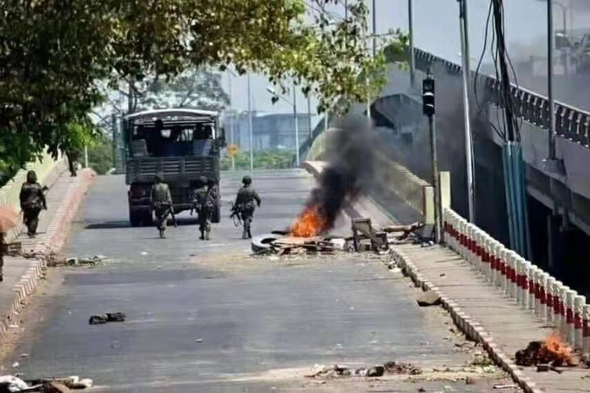 中企被打砸抢烧！缅甸暴乱指向中国背后黑手是