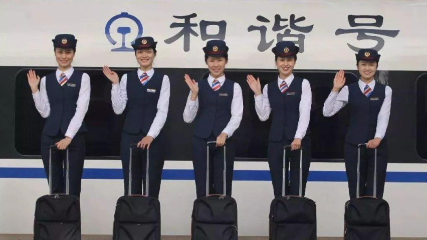 14亿人“养不起”高铁？半年亏955亿，营收4000多