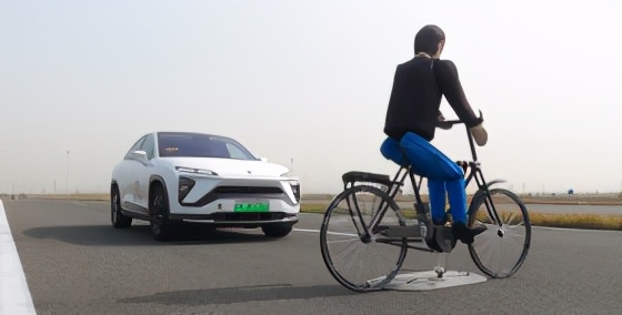 推进五个行动，打造宜居街道