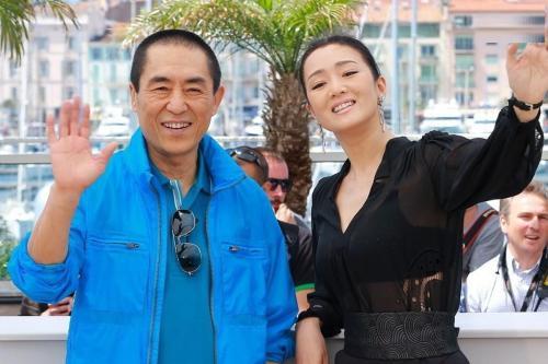 张艺谋：这么多年唯一让我惊艳的女人，没有之一。巩俐：过去了