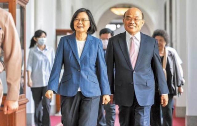 這次，蔡英文�黃袍�加身衝上熱搜