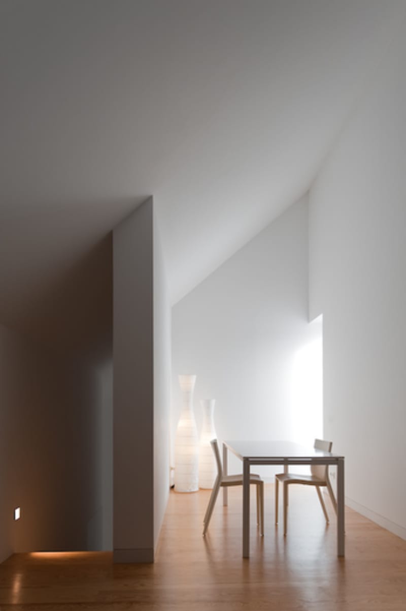 简约到极致的梦想白房子，Aires Mateus经典作品突破了时空界限