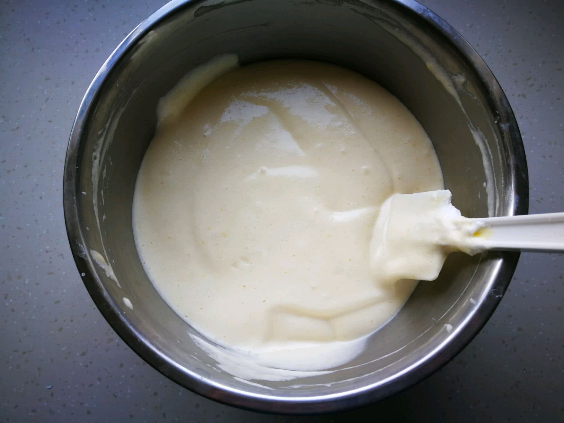 蛋糕卷不用出去买着吃了，在家就能做，口感绵密做法简单