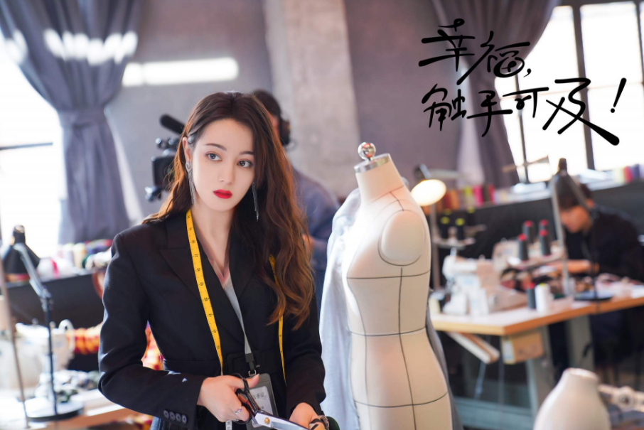 迪丽热巴才录完《极战6》又有综艺！看清这回身份后，粉丝放心了