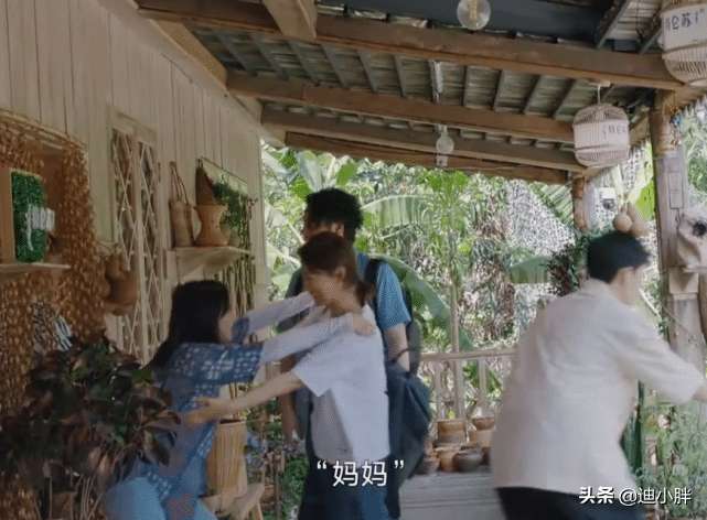 张子枫“妈妈”去蘑菇屋做客，随身带的物品，一般人没勇气尝试