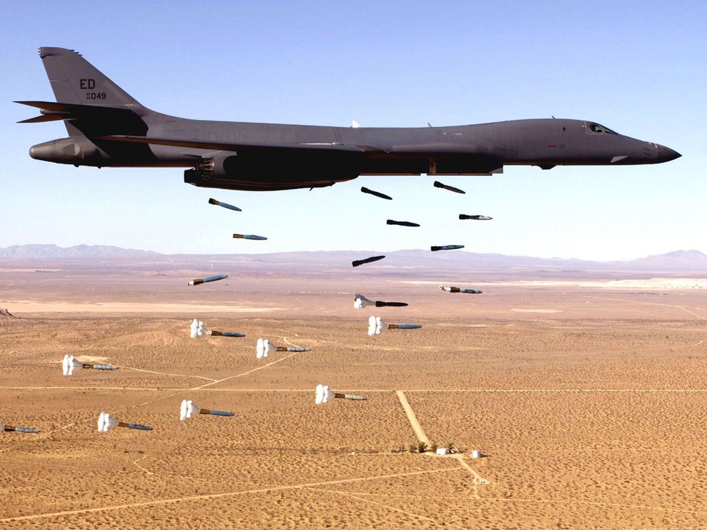 美军对三款主力轰炸机升级，外观完全没变，弹