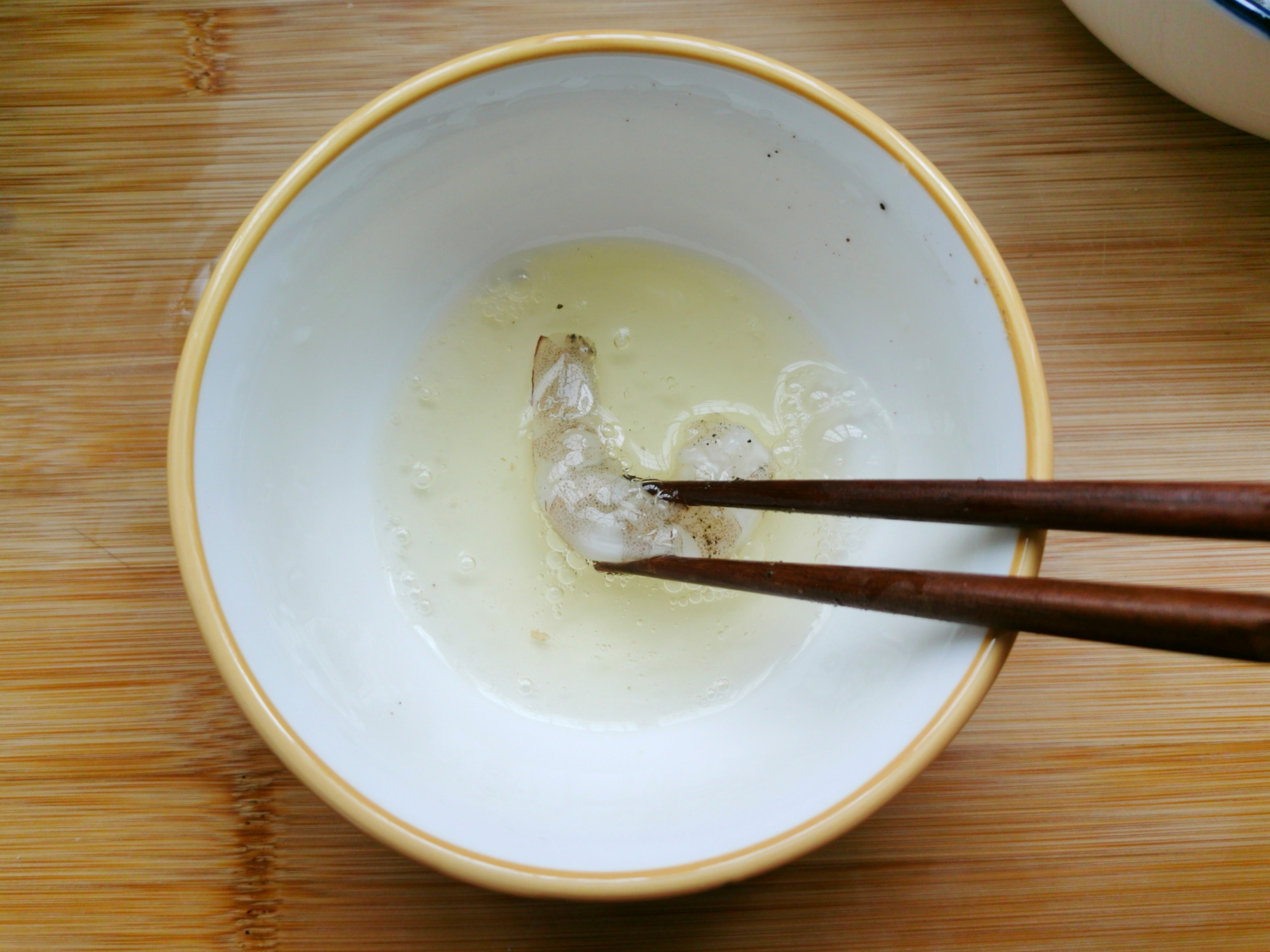 我家大蝦不愛水煮，學會這種做法，不油炸不清蒸，外酥里嫩不油膩