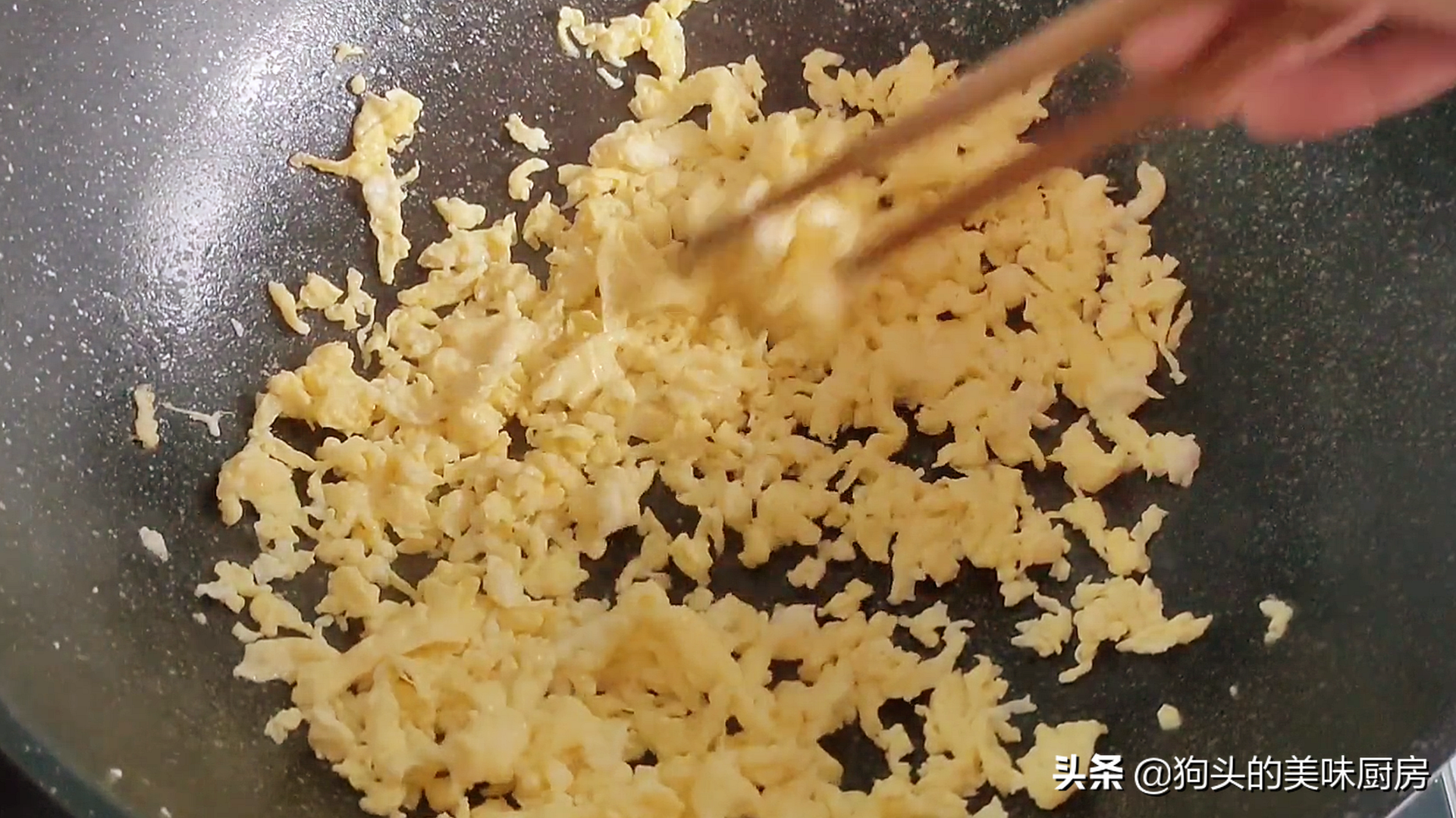 蒸包子不加酵母也能做，教你個老方法，咬一口滿嘴都是香，太香了