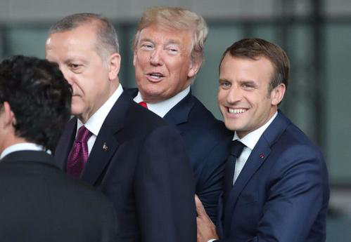 德媒忠告拜登：对中国挥舞武力大棒是必要的，