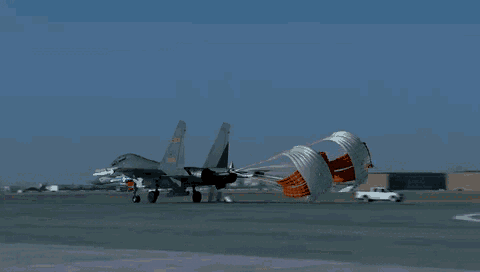 “导弹卡车”歼-16开启全面换装时代，苏-35还会被引进吗？