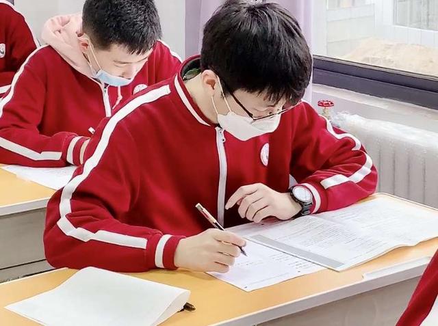 考生为什么会选择复读？什么样的考生适合复读？戳中考生的分析