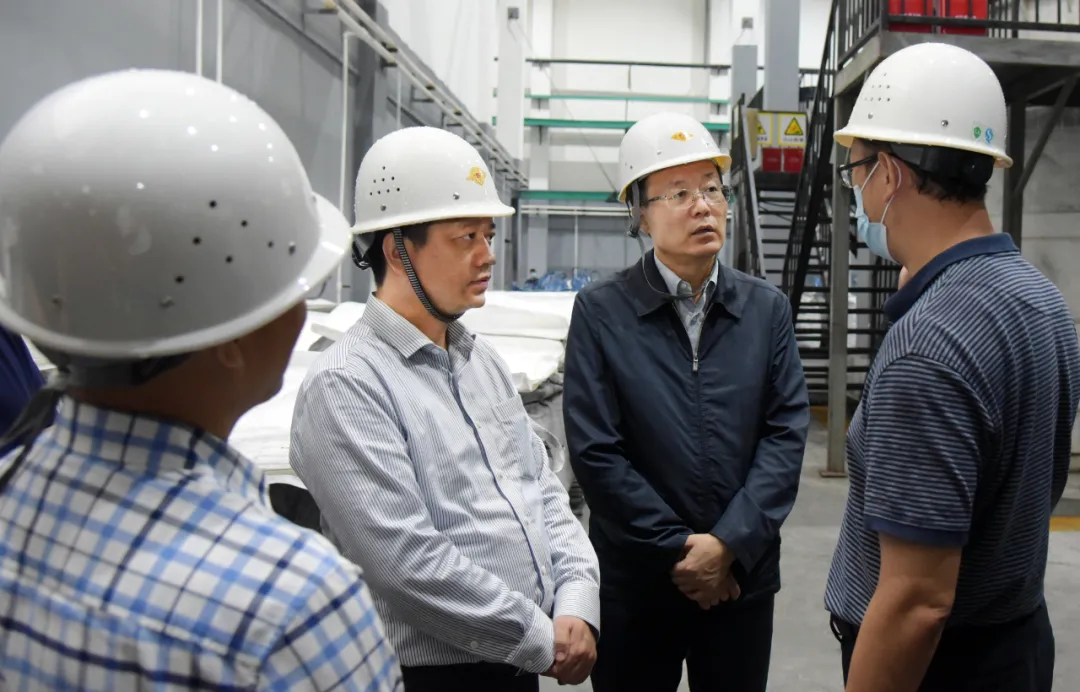 黑龙江证监局党委书记、局长曹勇认为鸡西市石墨、绿色食品、生物医药等重点产业发展势头良好