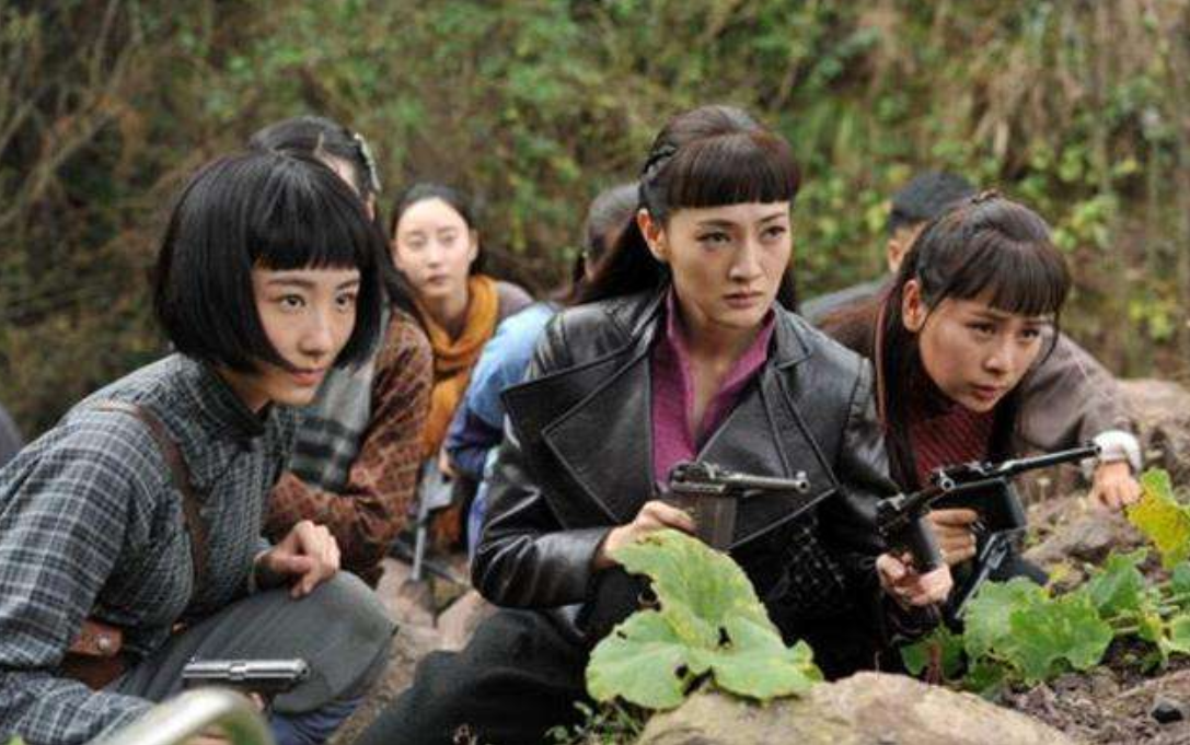 双枪老太婆赵洪文国，抗战时期闻名海内外，建国后为何会被枪决？