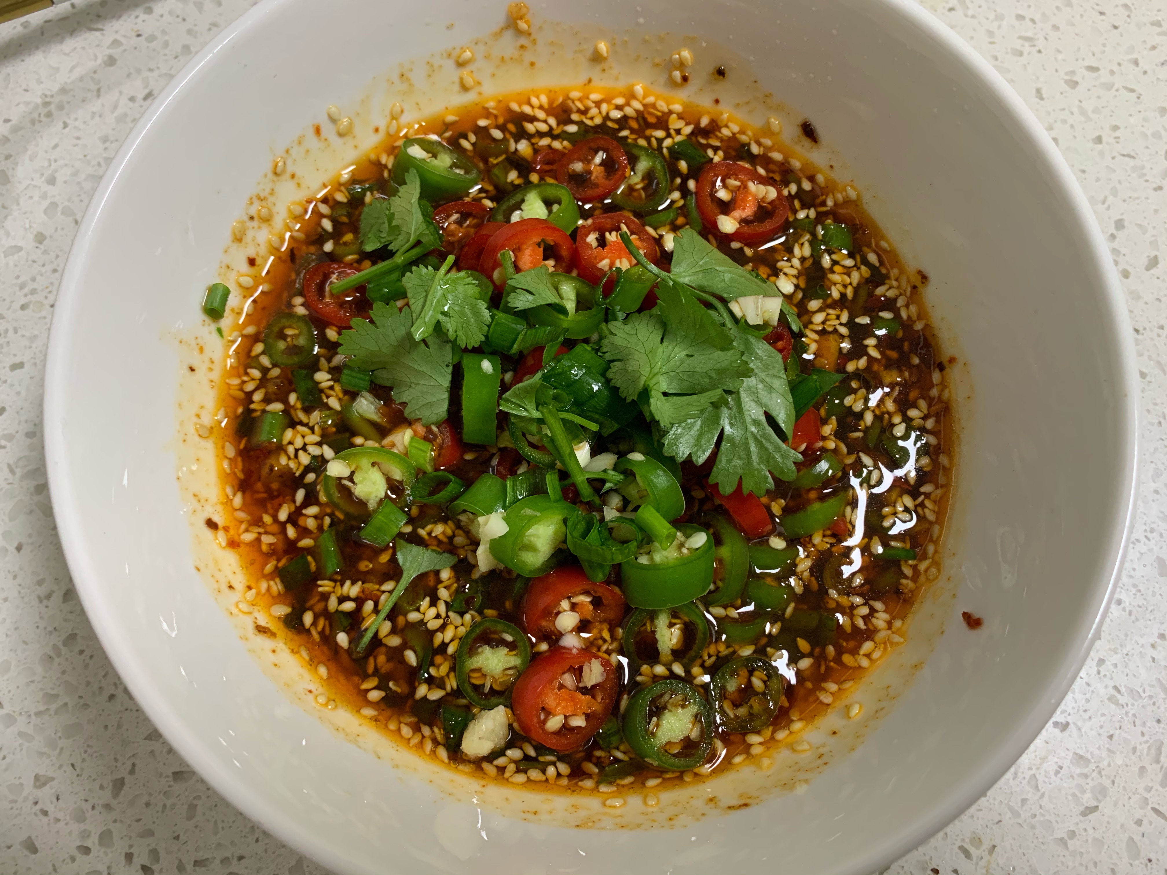 老公隔三差五就饞這菜，簡單一煮淋上醬汁，麻辣鮮香，下酒下飯