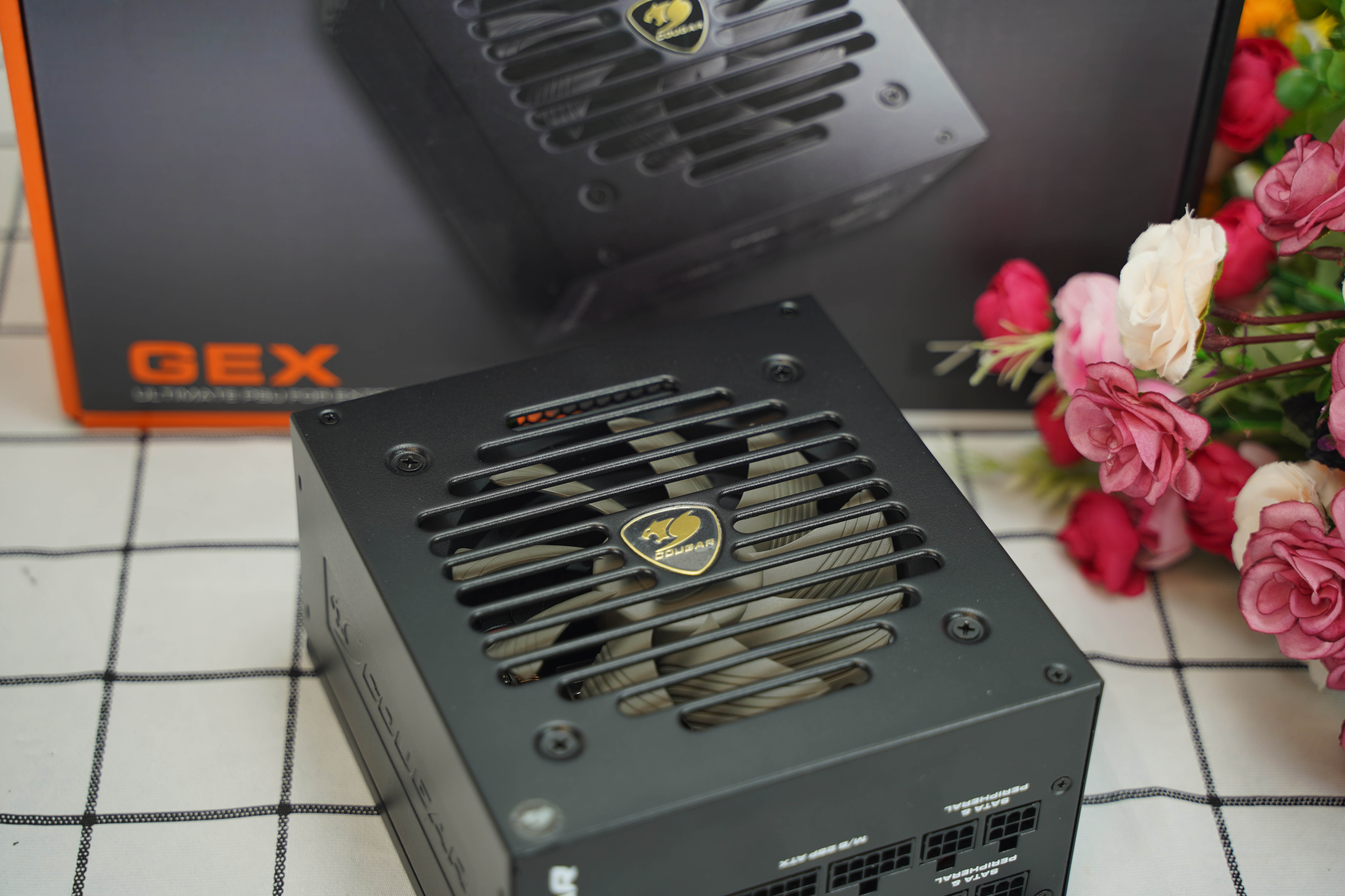 机箱中的兰博基尼！骨伽黑影S3,GEX750w电源装机体验