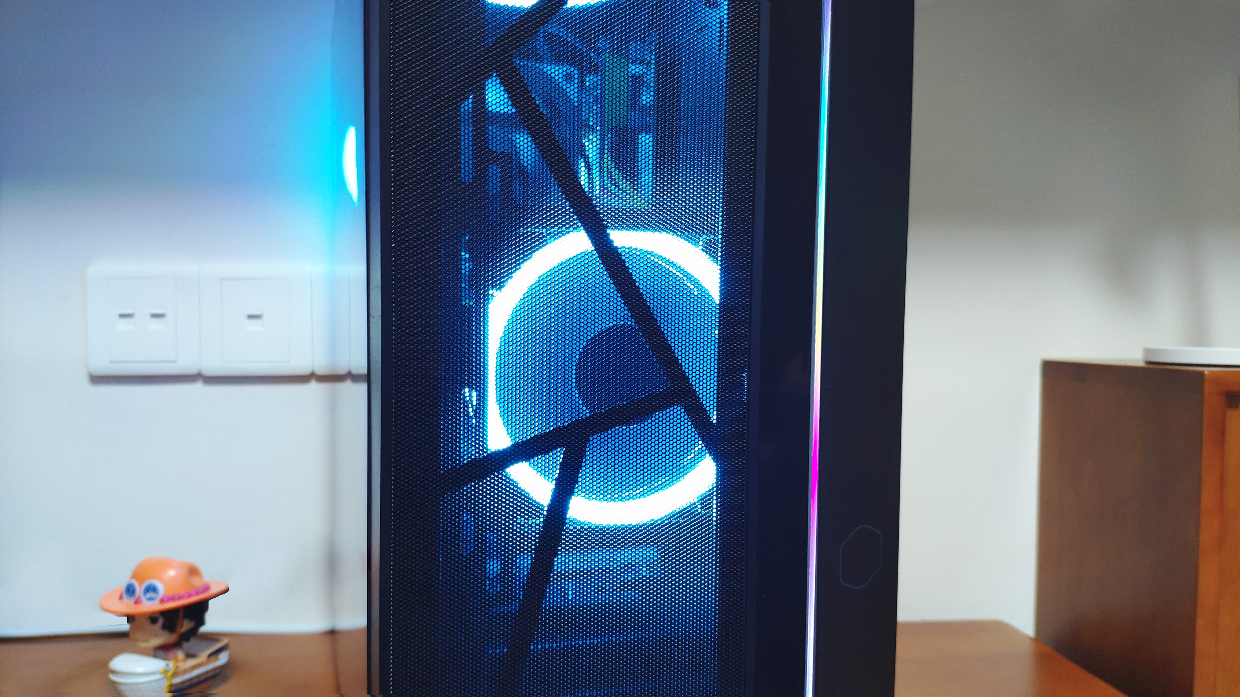 Transparent Chassis Function ATX full-side transparent mid-tower chassis, ARGB light effect without ...