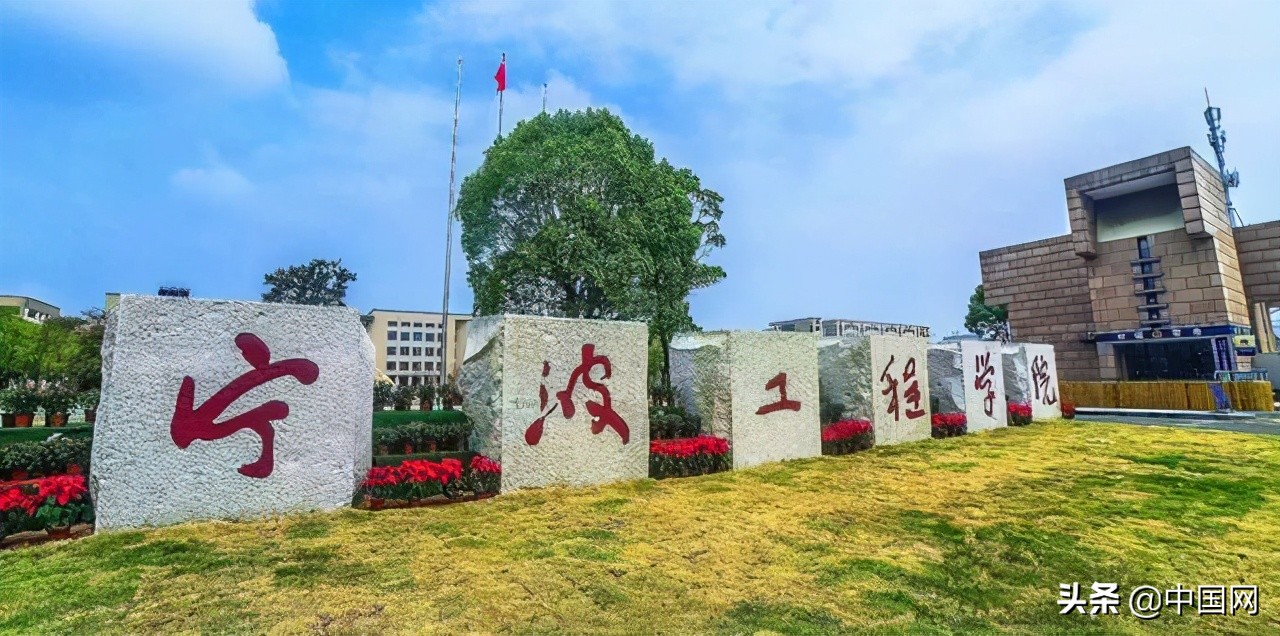 高校女生晚上被外教杀害，只因求爱不成