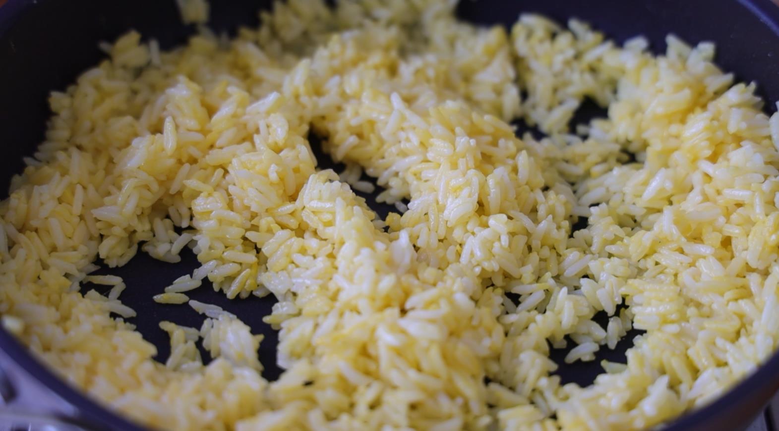 剩米飯這樣做，瞬間變得高大上，飯店一份58元，在家輕鬆學會！