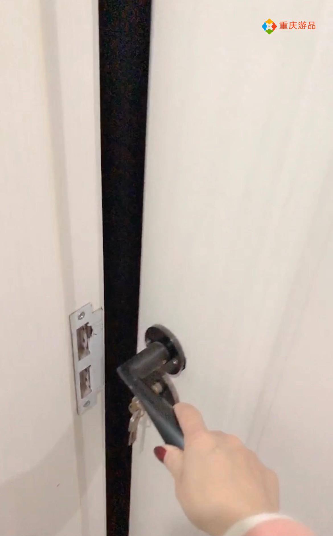 ​重庆小两口环游中国：在泸沽湖被冻得发抖，只能吃自热锅和泡面