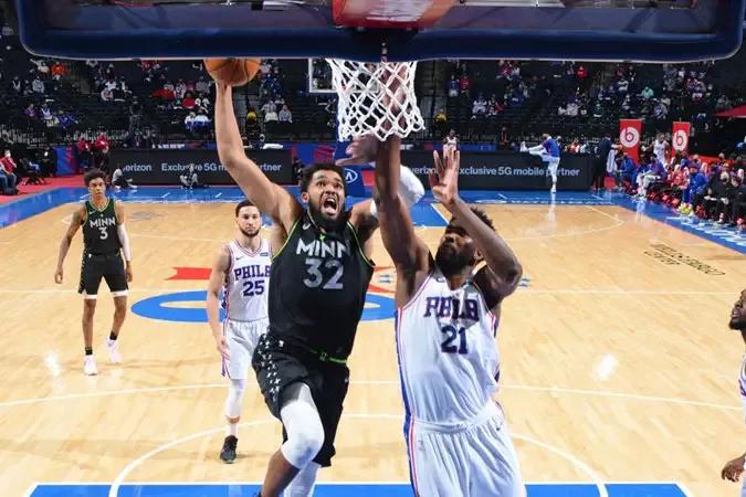 One can't avoid one's enemy, tang Si chops 39+14 madly and 6 foul, enbide is held in the arms fall to be approved heart is too little