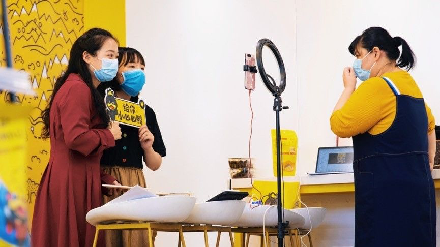 互联网的潮水，今年冲向了何方｜2020 复盘