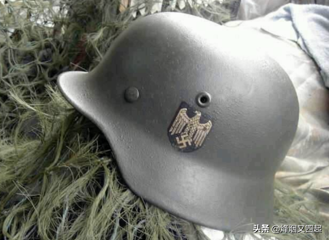 假如手雷在爆炸之前用钢盔扣住，然后人压上去