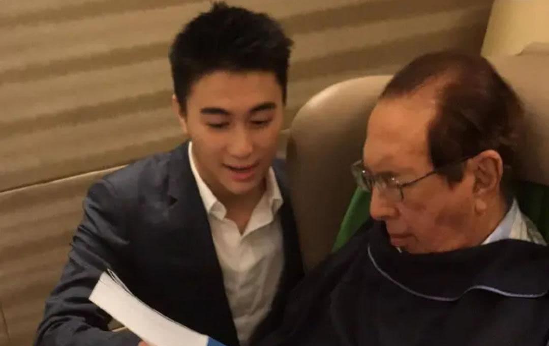 赌王家族联名讣告名单，没有奚梦瑶的名字？长