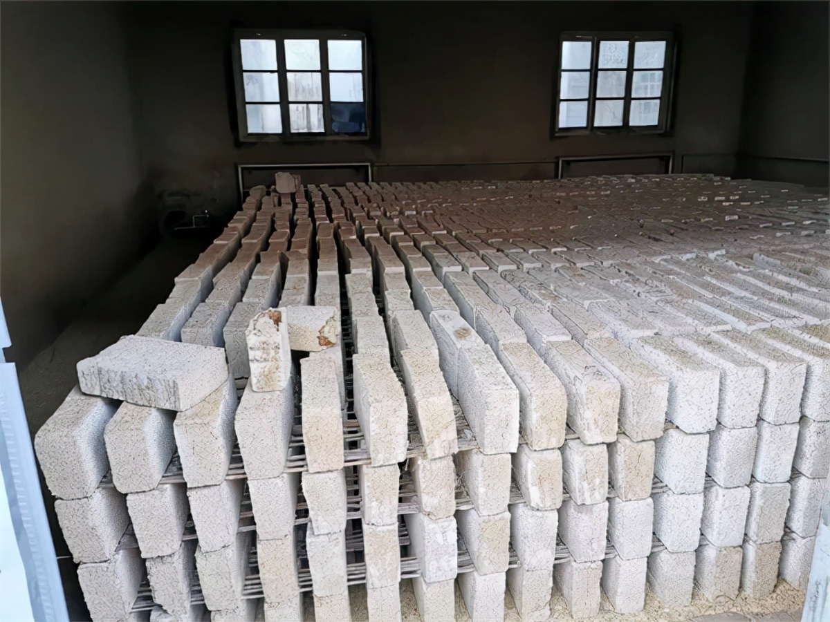 µ꿪ҵ ף־ƱƷӪʢҵ