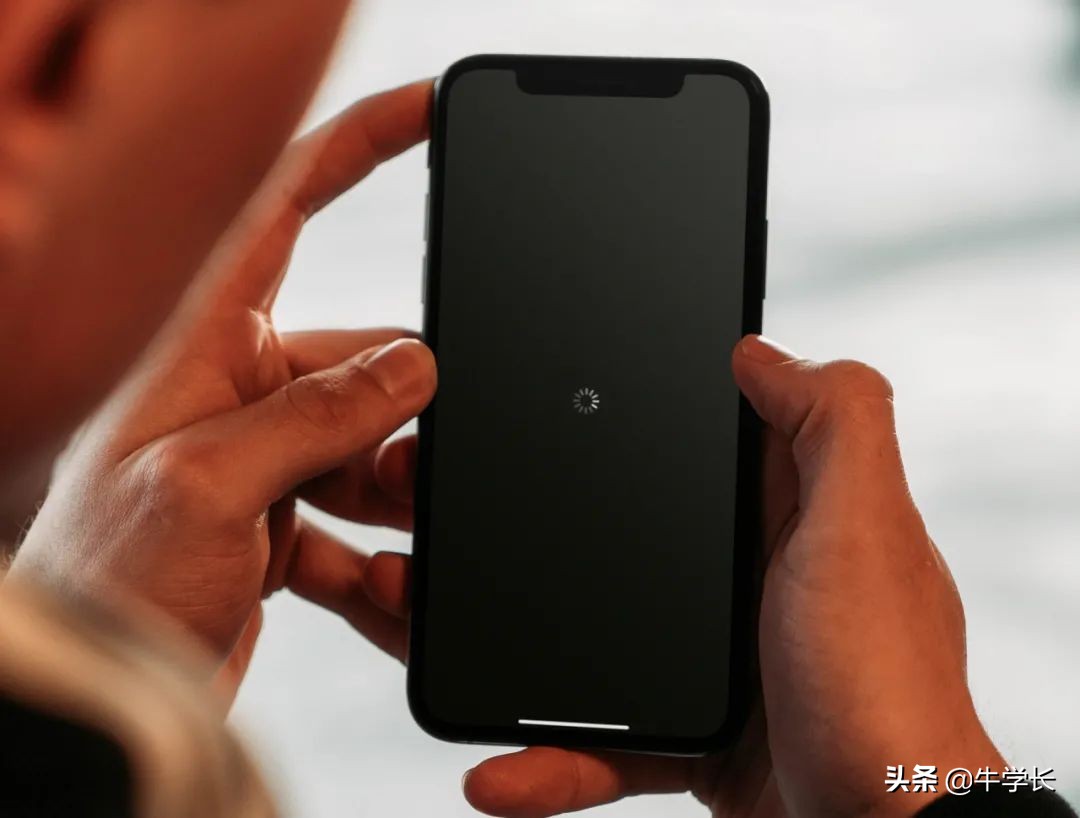 苹果手机一直转圈无法开机，iPhone黑屏转圈如何解决？