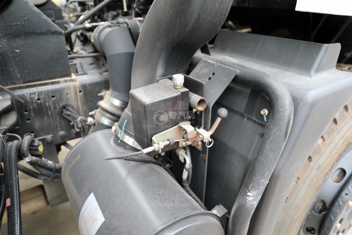 散装水泥专用车——东风单桥国六粉粒物料运输车