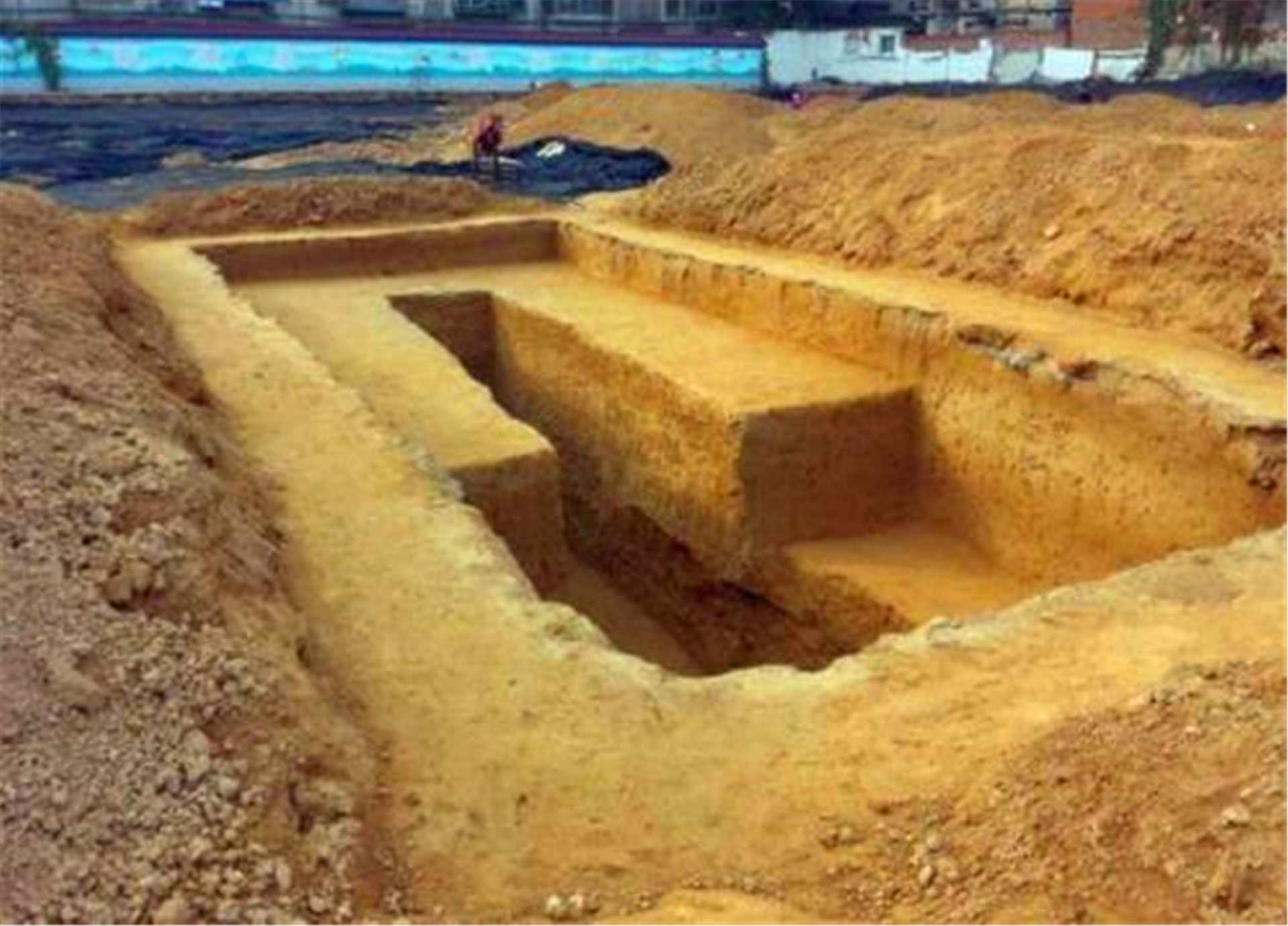 安徽挖到清朝武举人墓，专家刚挖一半，墓主后