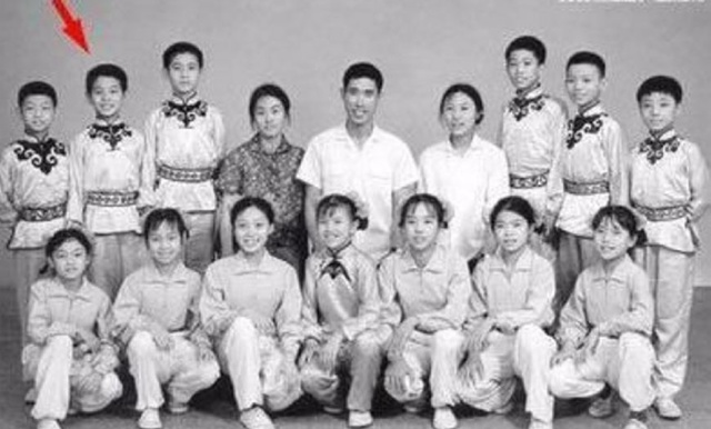 李连杰痴情往事：1996年，为救利智，7200万低价“签约”向华强