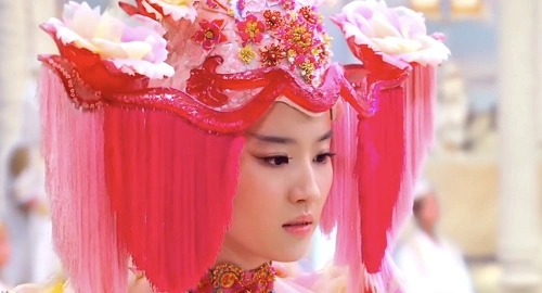 被刘亦菲的“婚纱造型”丑哭？看到原设计稿，心动的感觉