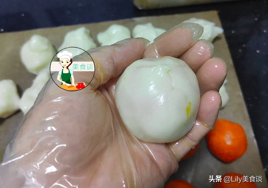 想吃月饼不用去买了，自己做不用烤箱、低糖低油不腻，吃过还想吃