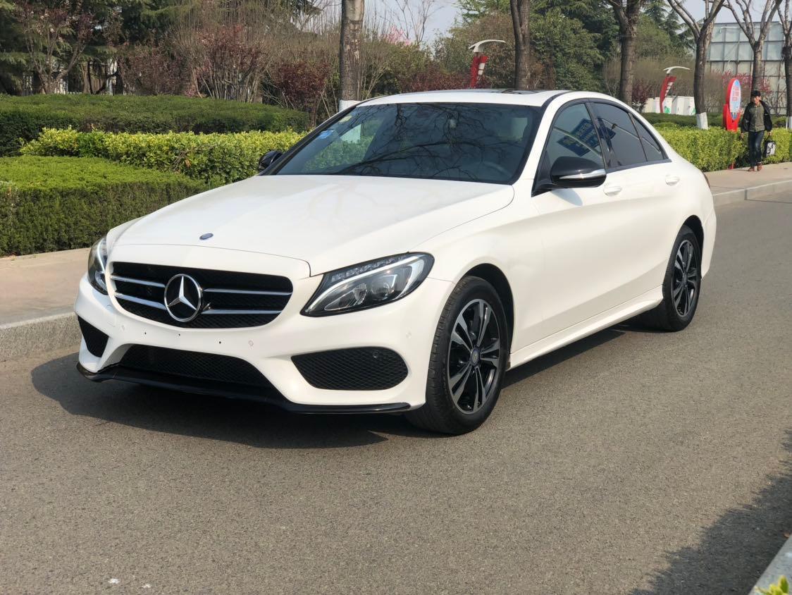 奔驰c级完成换代,宝马3系销量能否延续成疑最新一代奔驰c级长轴版已经