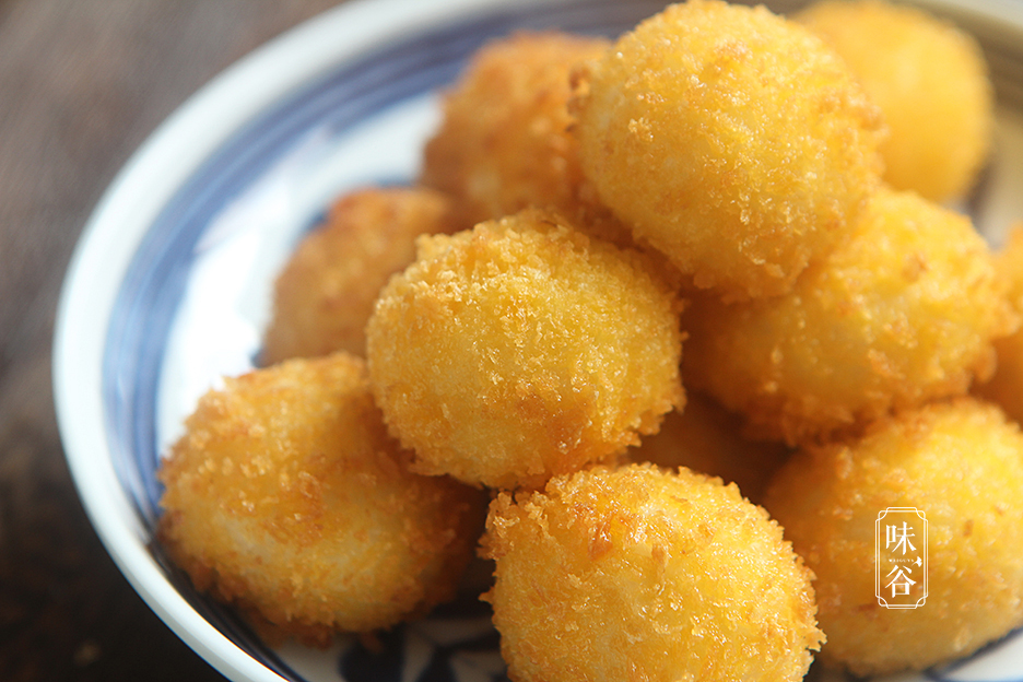 元宵節，湯圓不要煮著吃了，試試炸湯圓，外脆裡糯，喜慶又好吃