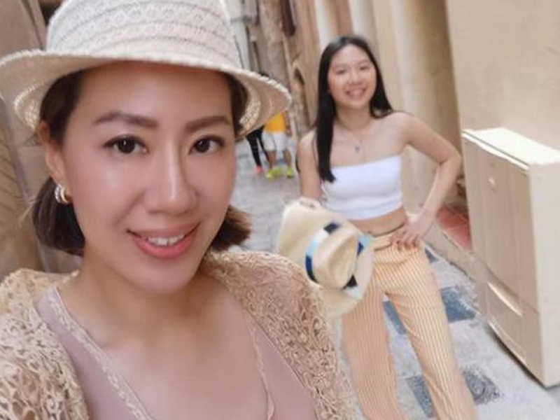 甄子丹这回骄傲了，16岁女儿身高快到1米8！大长腿是遗传妈妈