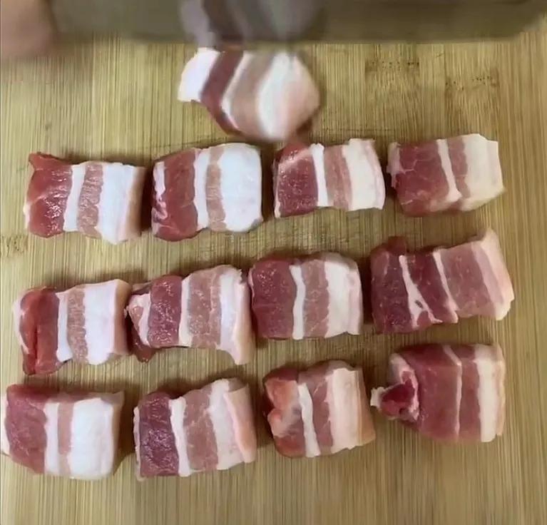 五花肉怎麼做好吃肥而不膩？ 加1步做法和多下1種配料便肥而不膩