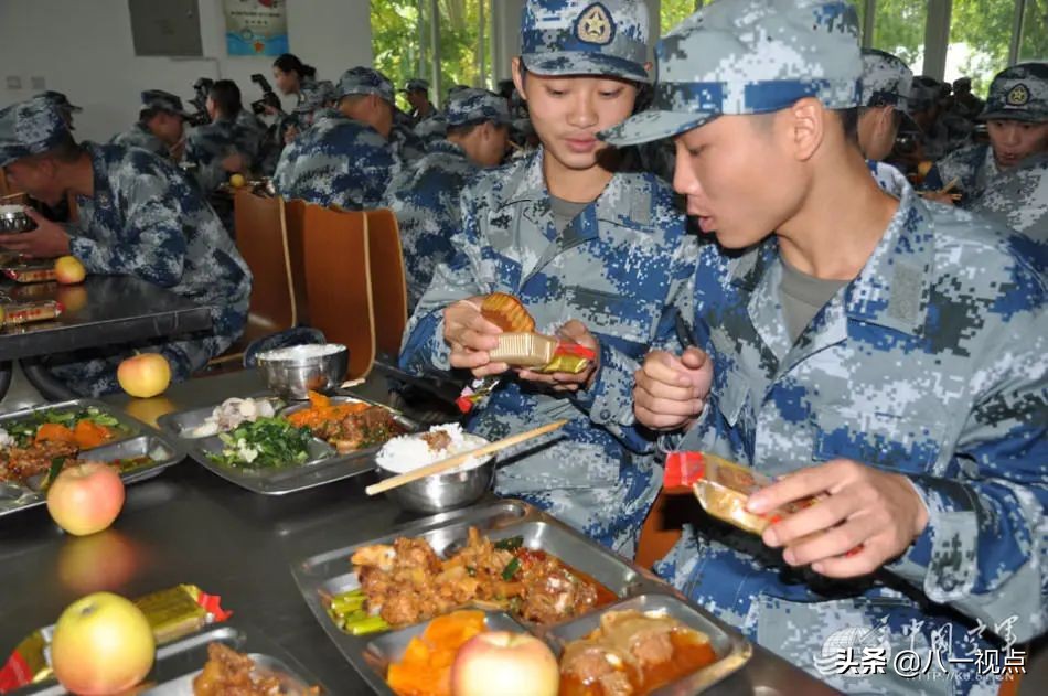 部队里一天三顿吃这么好？太怀念了