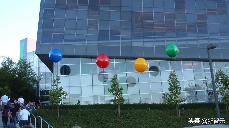 谷歌的20岁有点焦头烂额，40图看透20年